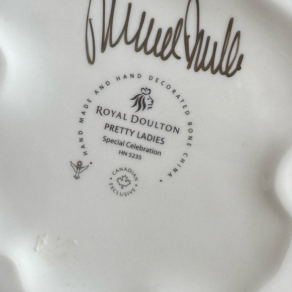 ROYAL DOULTON Canadian Exclusive- Special Celebration- - Picture 5 of 6